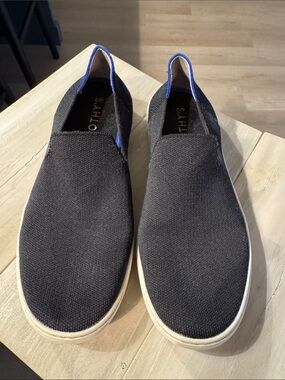 Rothy’s Sneakers for women in Black SZ 11